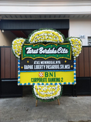 Papan Bunga Duka di Airu