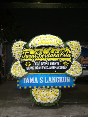 Papan Bunga Duka di Airu